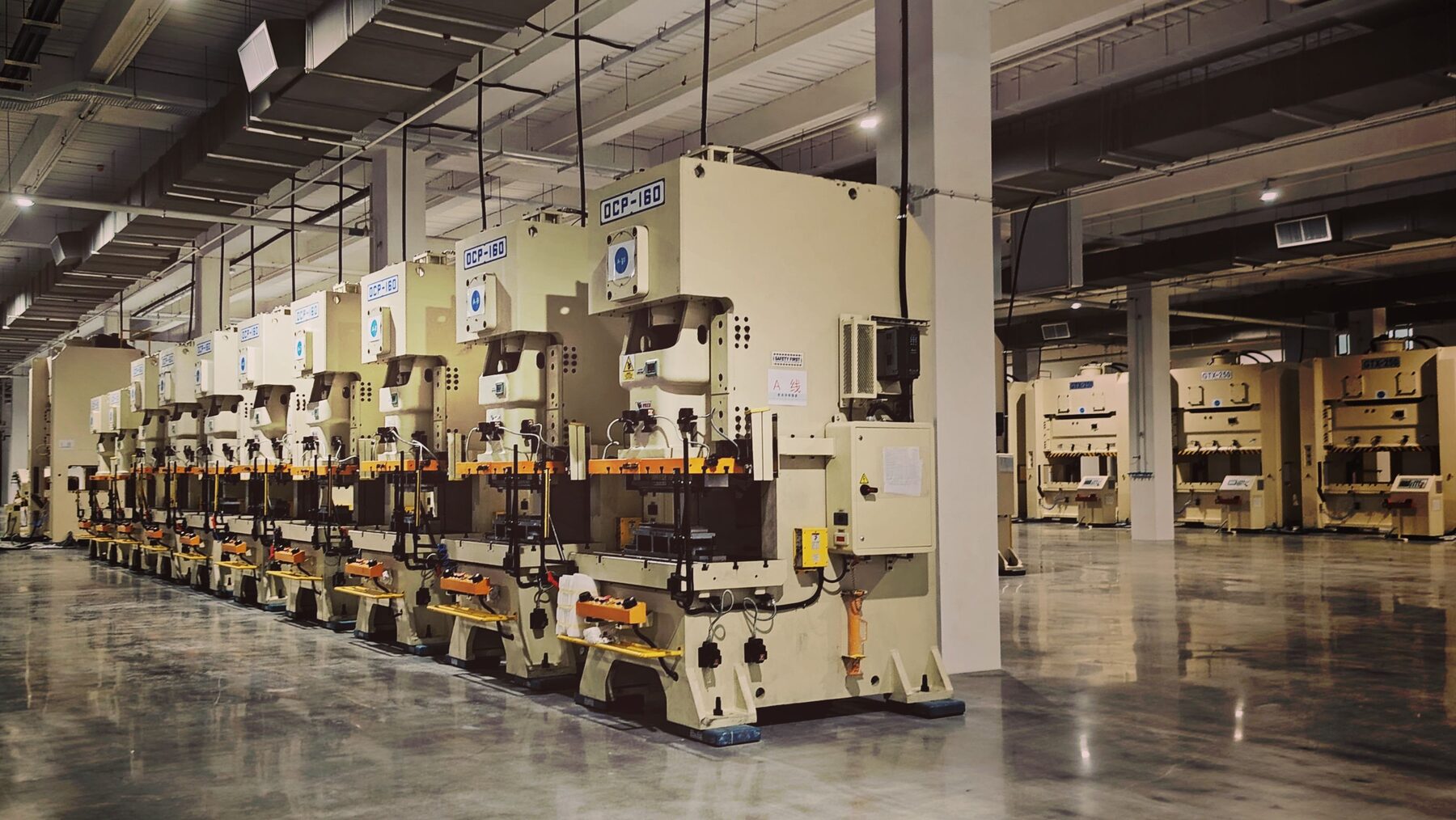 Manufacturing line and equipment